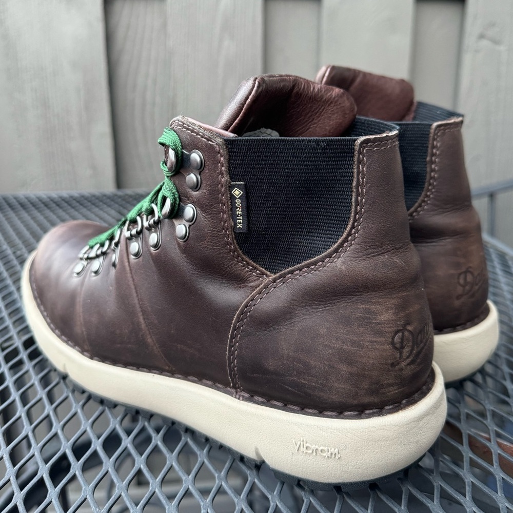 Leather Danner boots GoreTex waterproof w Vibram sole men’s size 7 women’s 8.5. - Picture 4 of 9